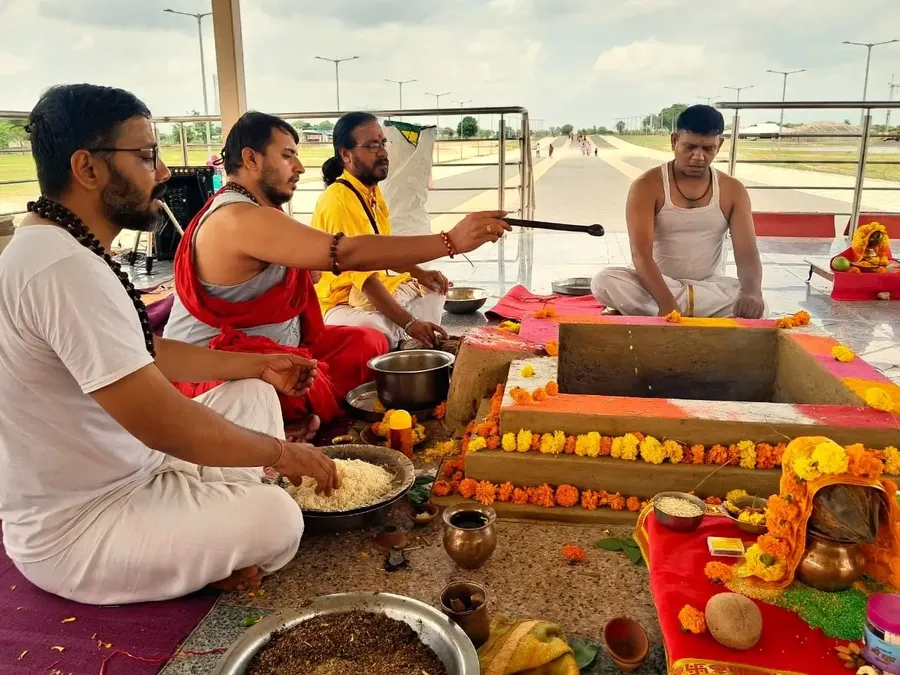the-mahamrityunjaya-havan-at-om-ashram bodyImage